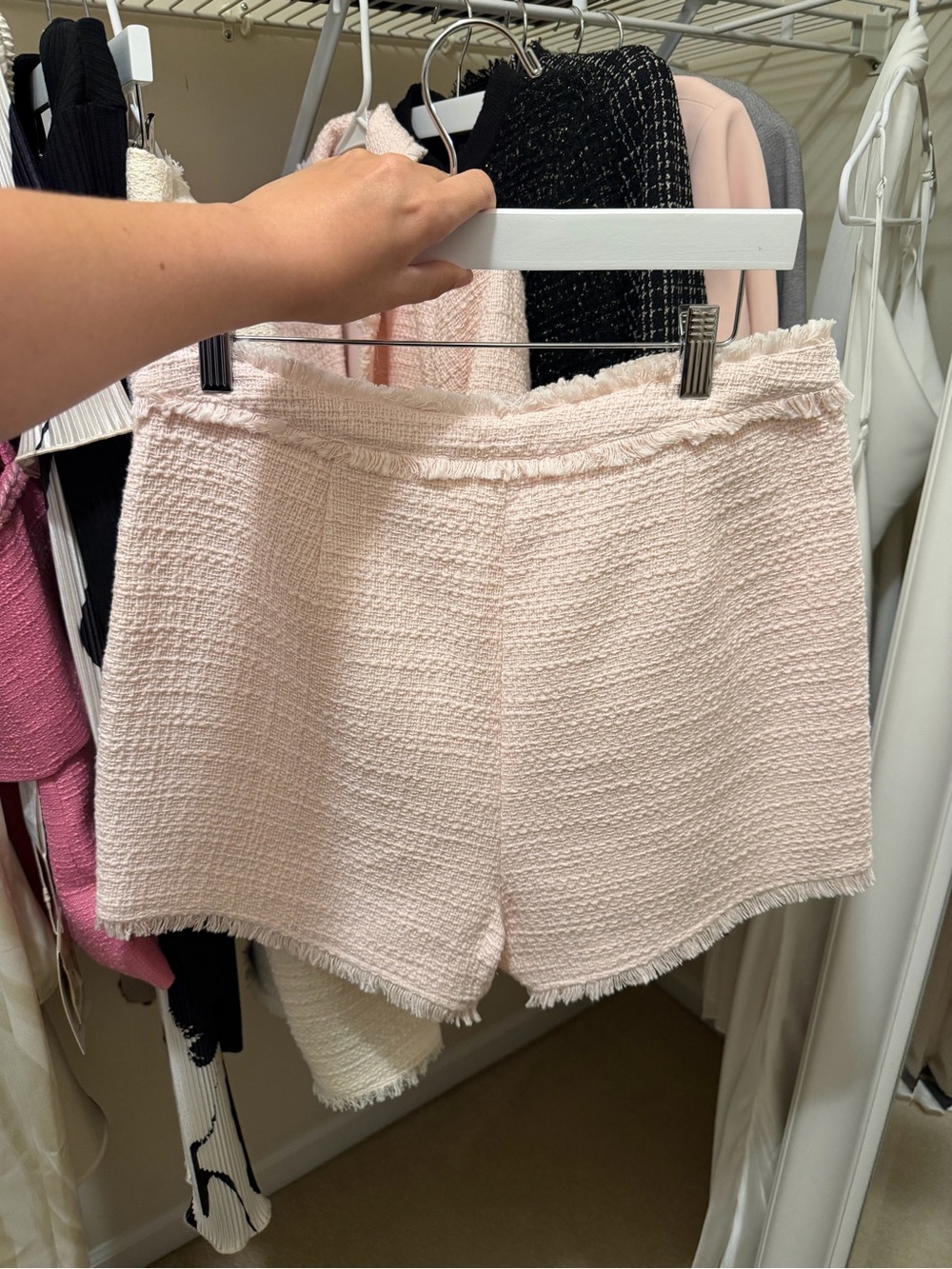 Elie Tahari Pink Bouclé Blazer & Shorts Suit Set Sz 10 (Cinq à Sept Khloe Dupe) - Picture 12 of 15
